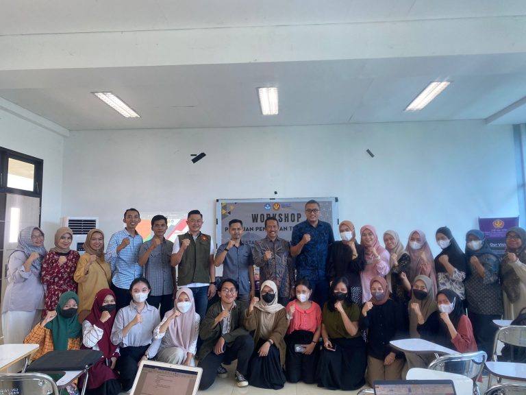 FKM Untad Gelar Workshop Panduan Penulisan Tugas Akhir