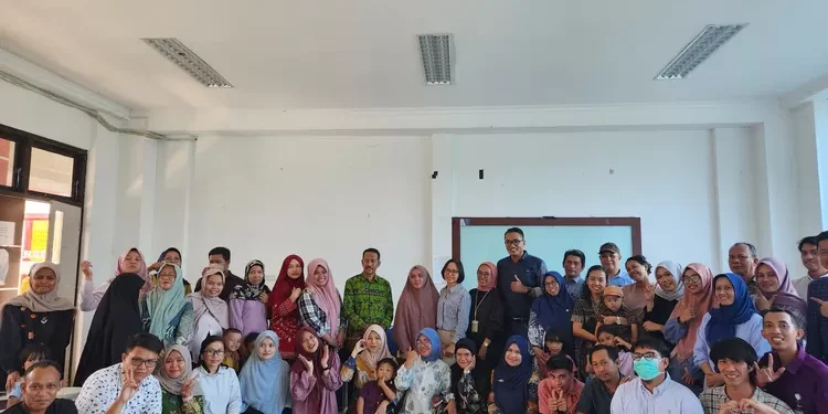 FKM Untad Gelar Acara Pelepasan Dosen dan Tenaga Kependidikan