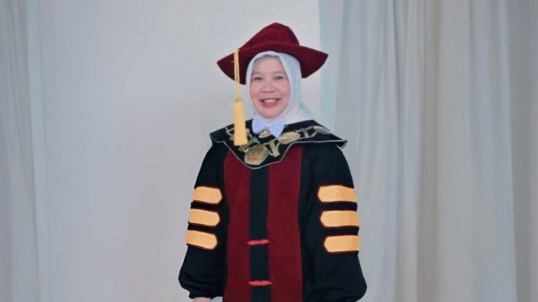 Tunjangan Dekan Prof Rosmala Nur Menyelamatkan Mahasiswa Tak DO