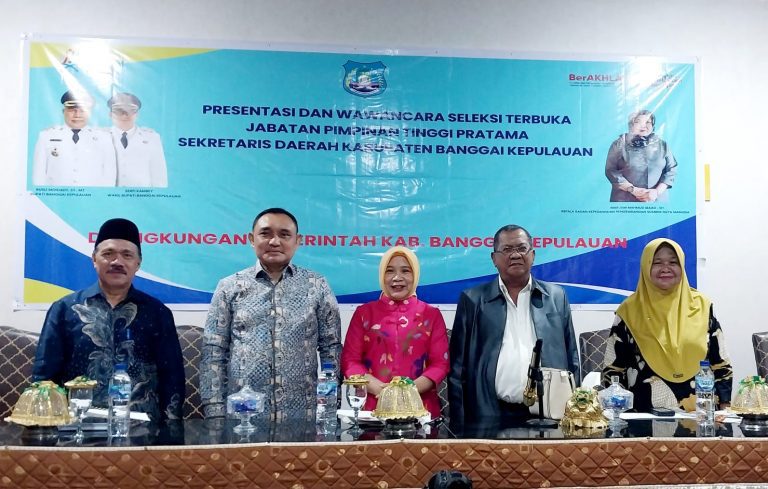 Dekan FKM Untad, Prof. Dr. Rosmala Nur, SKM., M.Si., Jadi Panitia Seleksi Sekda Kabupaten Banggai Kepulauan